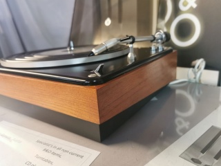 BEOGRAM 1000 TURNTABLE